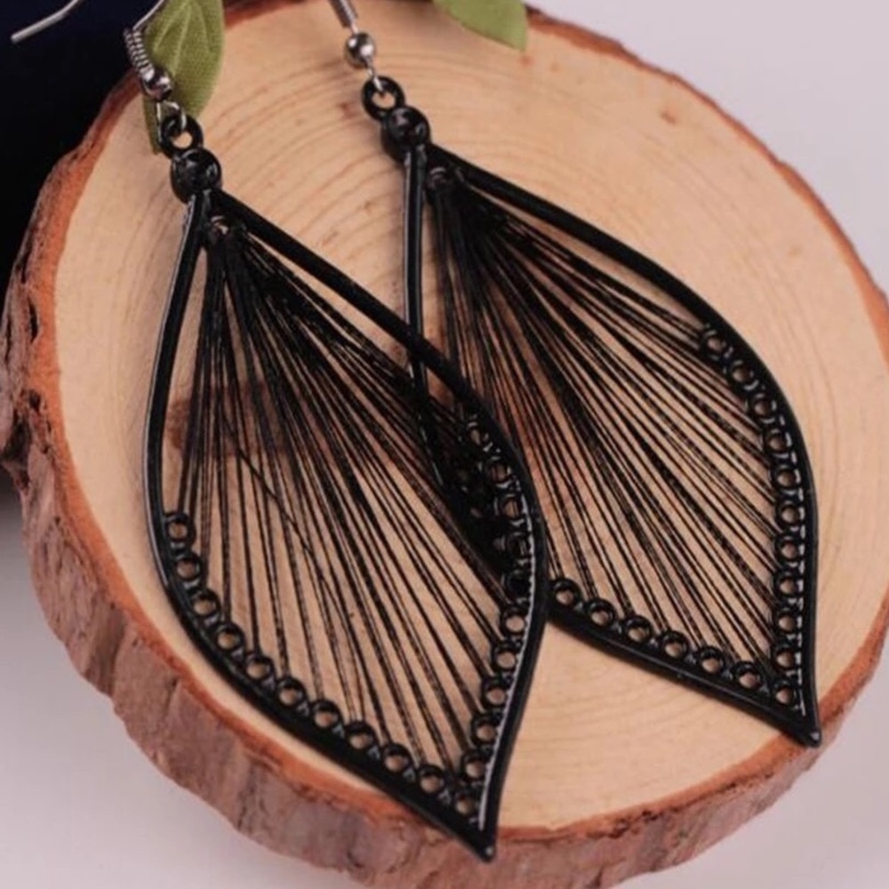 Leaf Earrings - Picture 2 of 3